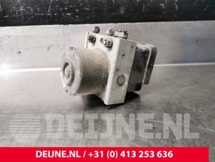 Volkswagen Caddy ABS pump O135523 photo 2