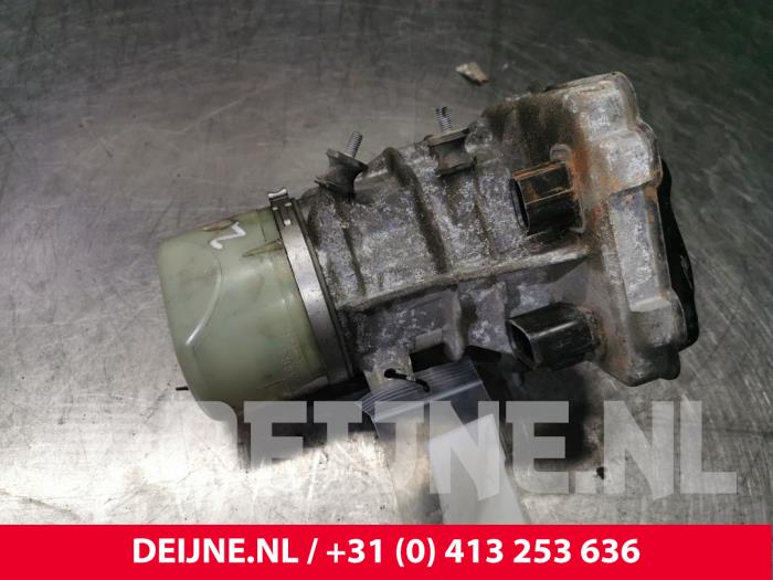 Gebruikte Stuurpomp Volvo V60 I (FW/GW) 2.4 D6 20V AWD Twin Engine Plug-in Hybrid Prijs € 135,00 Margeregeling aangeboden door van Deijne Onderdelen Uden B.V.