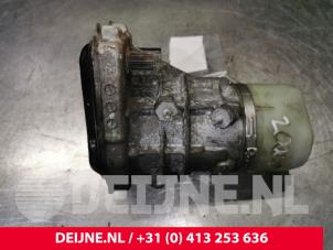 Volvo V60 Power steering pump O135555 photo 3