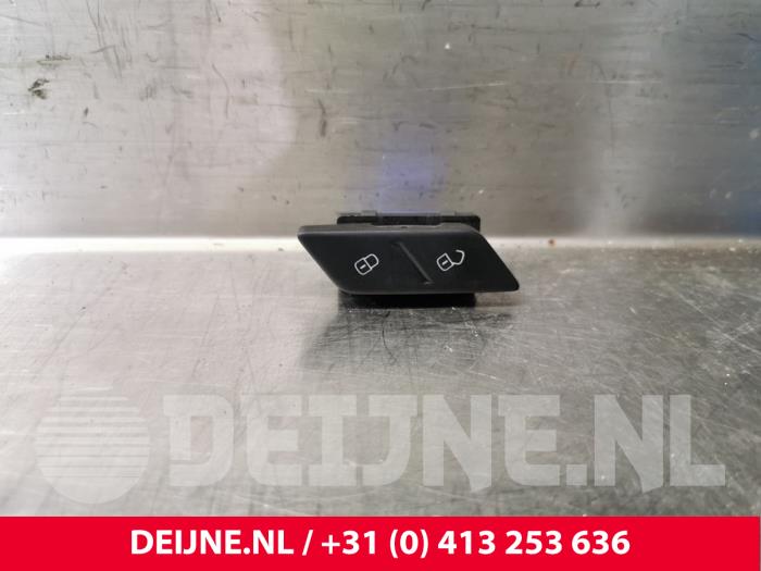 Volkswagen Caddy Central locking switch O135581
