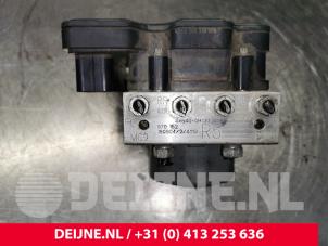 Peugeot 108 ABS Pumpe O135582 foto 2