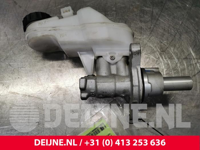 Peugeot 108 Master cylinder O135583