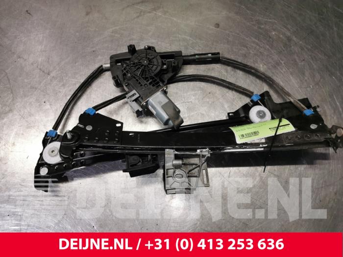 Tesla Model S Ruitmechaniek 4Deurs rechts-achter O135689