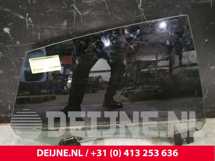 Tesla Model S Portierruit 4Deurs rechts-achter O135690