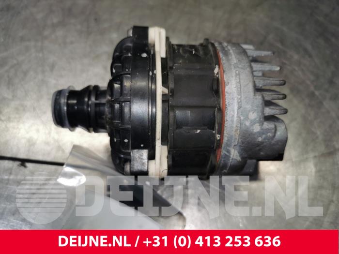 Mercedes GLE Extra waterpomp O135695