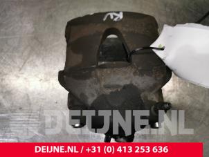 Volkswagen Polo Remklauw (Tang) rechts-voor O135697 foto 2