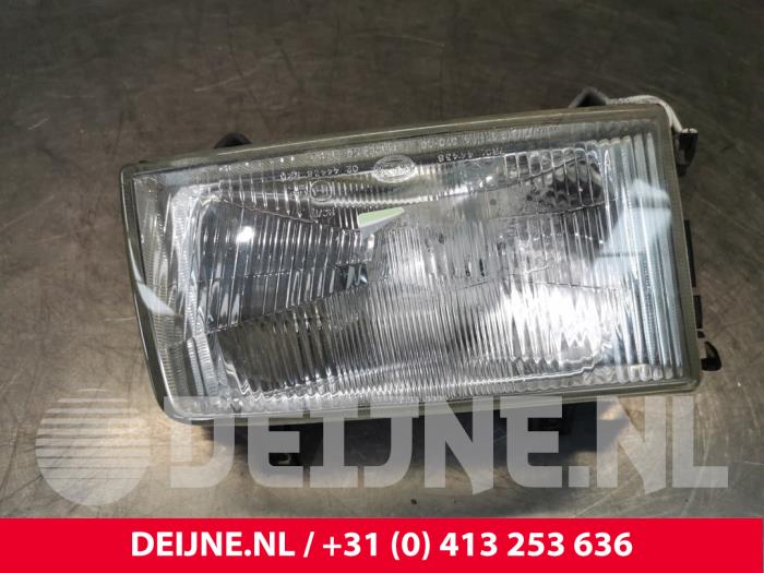 Volkswagen Transporter Scheinwerfer rechts O135709