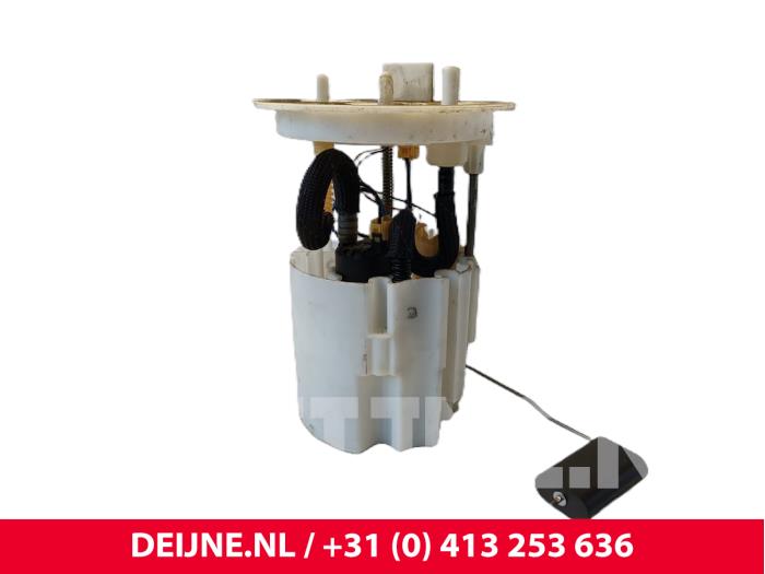 Gebruikte Tank element Pomp Volvo V40 (MV) 2.0 D4 16V Prijs € 50,00 Margeregeling aangeboden door van Deijne Onderdelen Uden B.V.