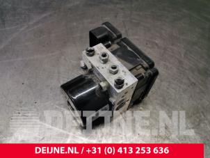 Volvo V40 ABS Pumpe O135956 foto 2