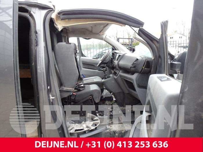 Citroen Jumpy Bank rechts vorne O136260