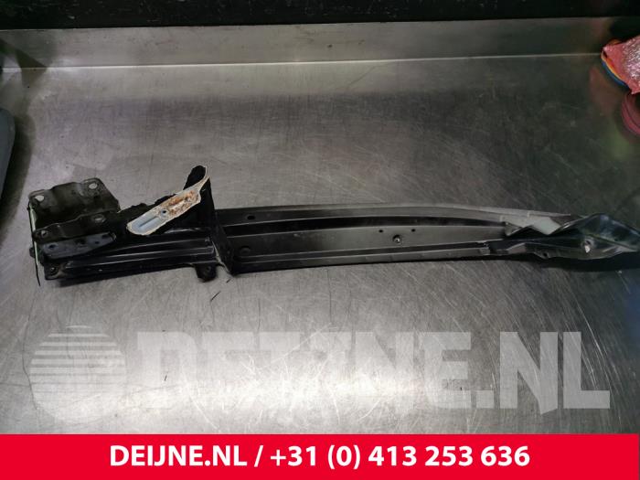 Porsche Cayenne Bildschirmträger vorne rechts O136431