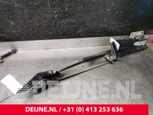 Porsche Cayenne Front left screen carrier O136432 photo 3