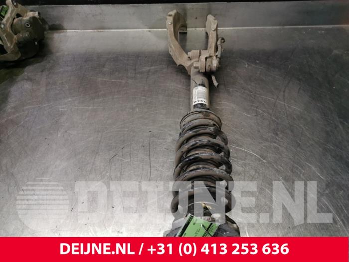 Volvo XC90 Stoßdämpferstrebe links vorne O136504