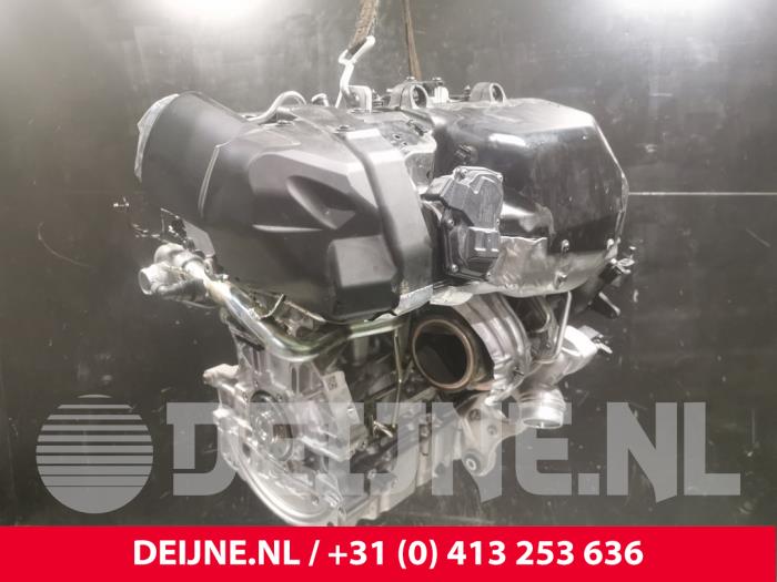 Motor van een Volvo V60 II (ZW) 2.0 T6 16V Twin Engine 2021