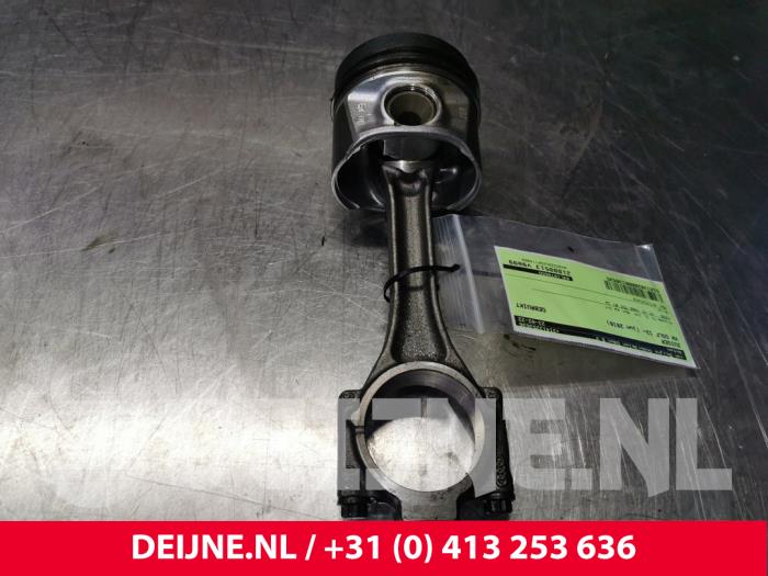 Gebruikte Zuiger Volkswagen Golf VII (AUA) 1.6 TDI BlueMotion 16V Prijs € 150,00 Margeregeling aangeboden door van Deijne Onderdelen Uden B.V.