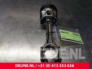 Gebruikte Zuiger Volkswagen Golf VII (AUA) 1.6 TDI BlueMotion 16V Prijs € 150,00 Margeregeling aangeboden door van Deijne Onderdelen Uden B.V.