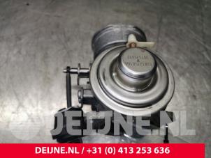 Volkswagen Transporter AGR Ventil O136567 foto 4