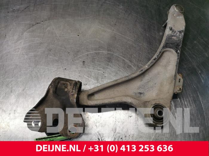 Volvo V70 Draagarm onder rechts-voor O136669