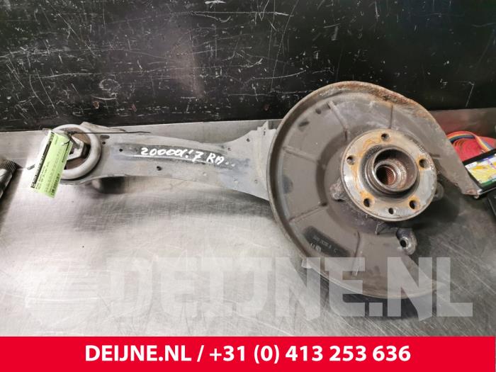 Volvo V60 Achsschenkel rechts hinten O136693
