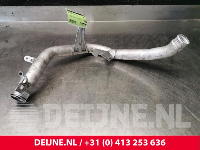 Gebruikte Intercooler Buis Volvo V40 (MV) 1.6 D2 Prijs € 25,00 Margeregeling aangeboden door van Deijne Onderdelen Uden B.V.