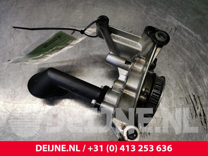 Gebruikte Oliepomp Volkswagen Caddy III (2KA,2KH,2CA,2CH) 1.6 TDI 16V Prijs € 72,60 Inclusief btw aangeboden door van Deijne Onderdelen Uden B.V.