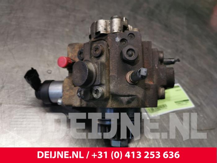Renault Trafic Brandstofpomp Mechanisch O137131