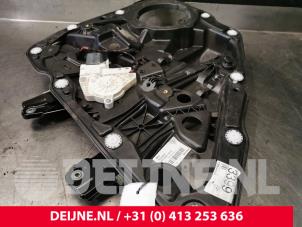 Porsche Cayenne Ruitmechaniek 4Deurs links-achter O137173 foto 2