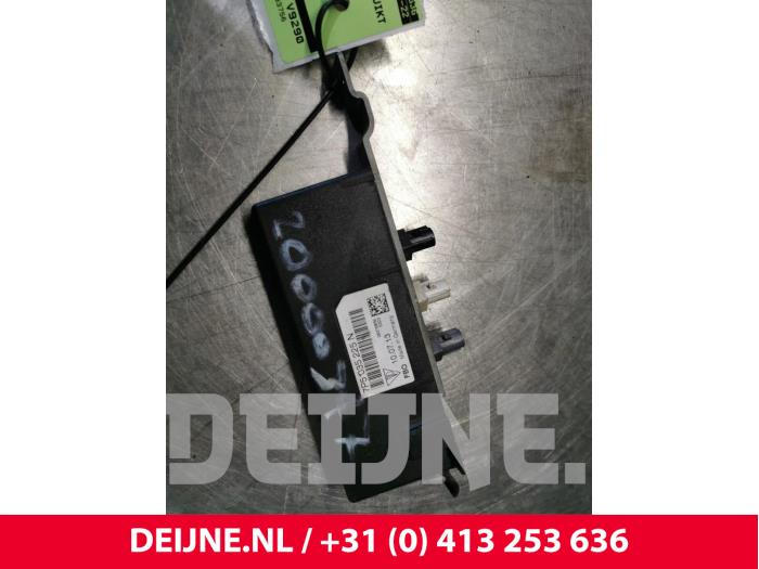 Porsche Cayenne Antenna Amplifier O137179