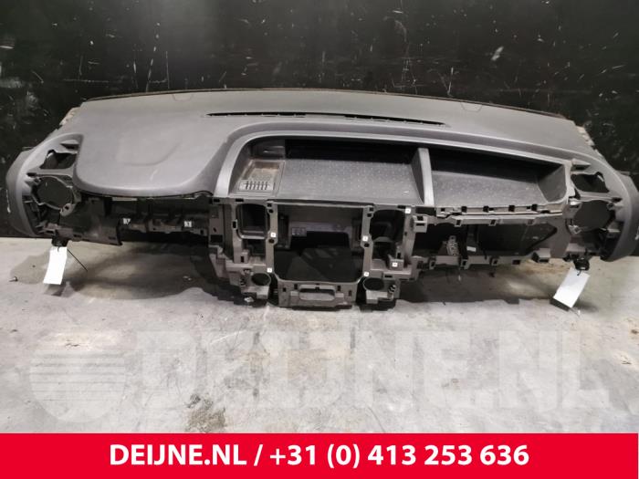 Gebruikte Dashboard Renault Trafic (1FL/2FL/3FL/4FL) Prijs € 544,50 Inclusief btw aangeboden door van Deijne Onderdelen Uden B.V.