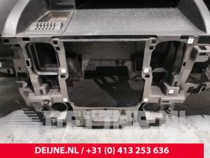 Renault Trafic Armaturenbrett O137264 foto 2