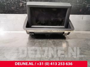 Gebruikte Display Multi Media regelunit Audi A1 Sportback (8XA/8XF) 1.6 TDI 16V Prijs € 140,00 Margeregeling aangeboden door van Deijne Onderdelen Uden B.V.