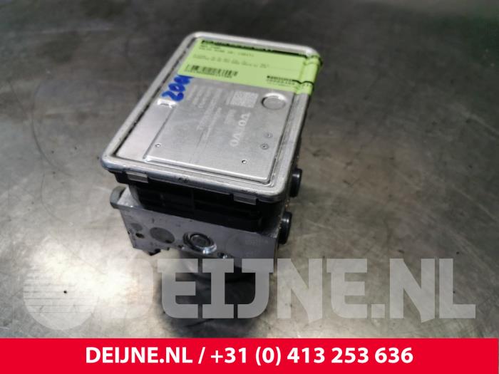 Volvo XC90 ABS Pomp O137385