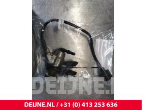 Volkswagen Transporter Adblue Injector O137566 photo 2