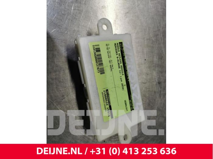 Mercedes B-Klasse Modul keyless vehicle O137673