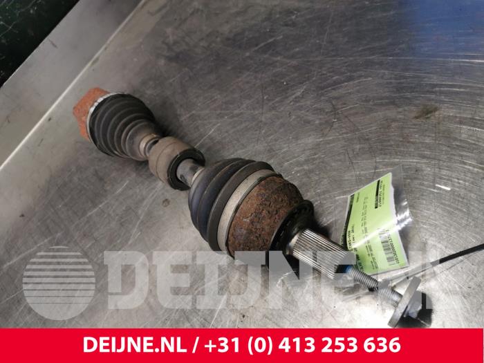 Volvo V60 Front drive shaft, left O137851
