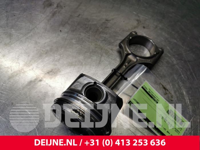 Volvo V40 Kolben O137938