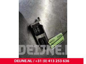Nissan NV200 Kühlgebläse Relais O138009 foto 2