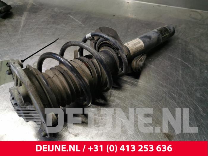 BMW 1-Serie Front shock absorber rod, right O138019
