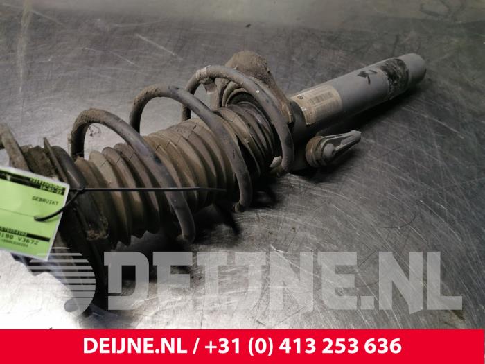 BMW 1-Serie Front shock absorber rod, left O138020