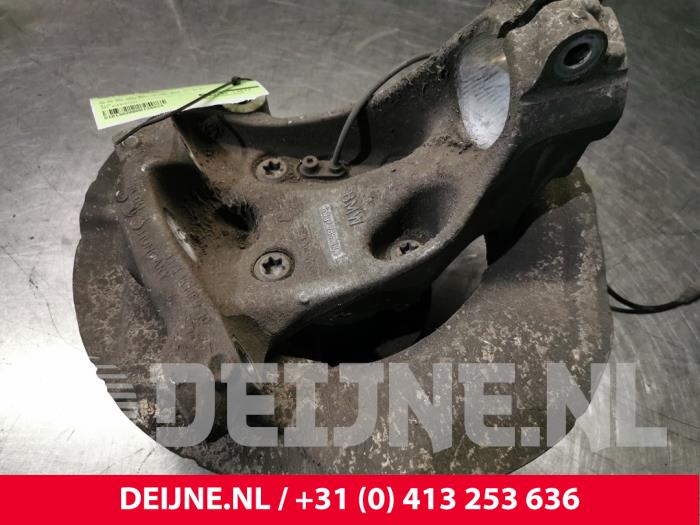 BMW 1-Serie Achsschenkel links vorne O138024