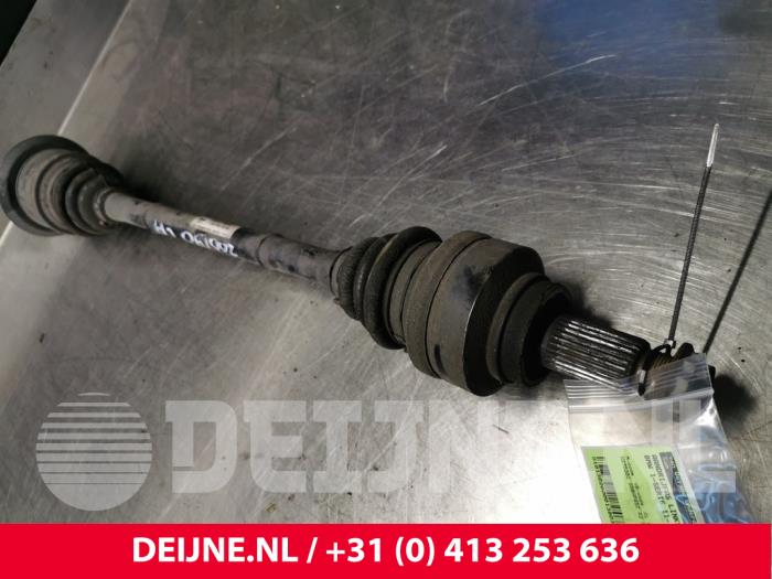 BMW 1-Serie Aandrijfas links-achter O138036