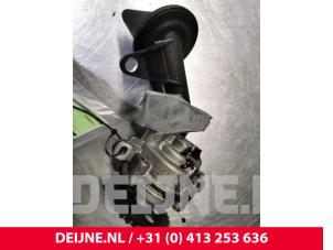 Ford Transit Oliepomp O138063 foto 2