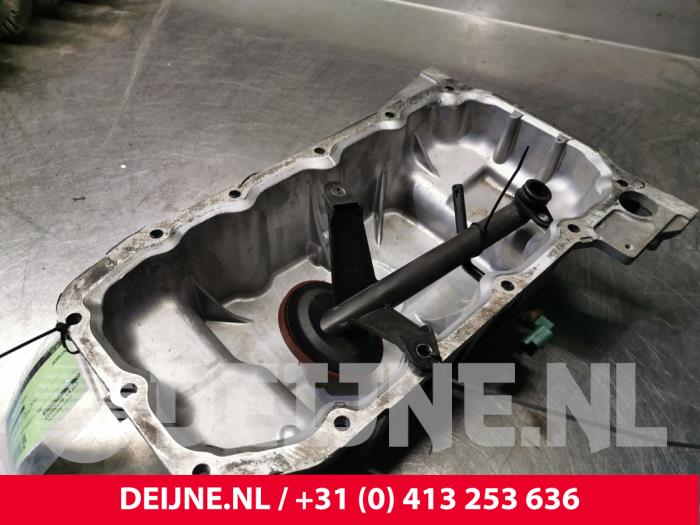 Gebruikte Carterpan Volvo V70 (BW) 1.6 T4 16V Prijs € 125,00 Margeregeling aangeboden door van Deijne Onderdelen Uden B.V.