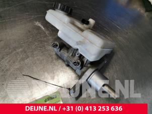 Gebruikte Hoofdremcilinder Renault Master III (EV/HV/UV/VA/VB/VD/VF/VG/VJ) 2.3 dCi 130 16V RWD Prijs € 151,25 Inclusief btw aangeboden door van Deijne Onderdelen Uden B.V.