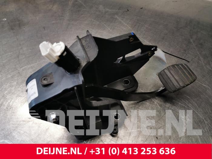 Renault Master Rempedaal O138177