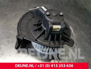 Renault Master Kachel Ventilatiemotor O138180 foto 2