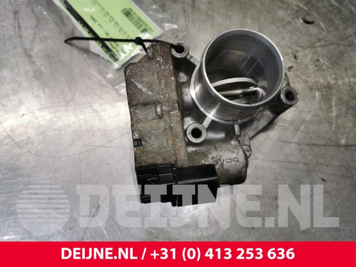 Gebruikte Gasklephuis Opel Movano (4A1; 4A2; 4B2; 4B3; 4C2; 4C3) 2.5 CDTI 16V DPF Prijs € 30,25 Inclusief btw aangeboden door van Deijne Onderdelen Uden B.V.