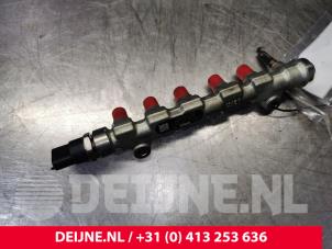 Opel Movano Einspritzdüse (Einspritzer) O138235 foto 3