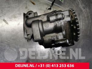 Ford Transit Oil pump O138273 photo 2