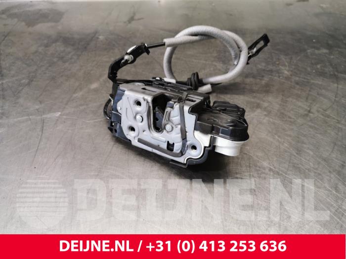 Volkswagen Transporter Türschlossmechanik 2-türig rechts O138330
